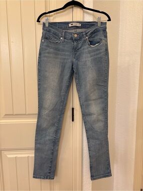 Levi’s 524 Skinny Jeans‎ Women’s Size 7 Medium Wash Y2K Low Rise Stretch Denim